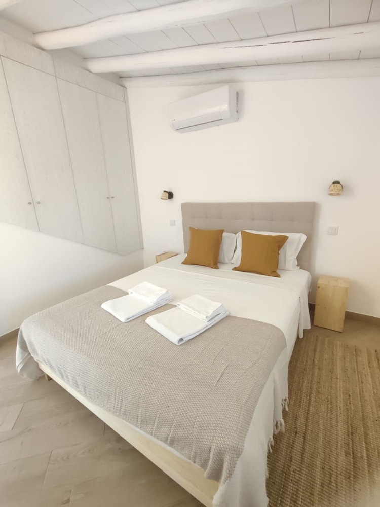 2 Floors Home Near Carvoeiro Slidesplash
