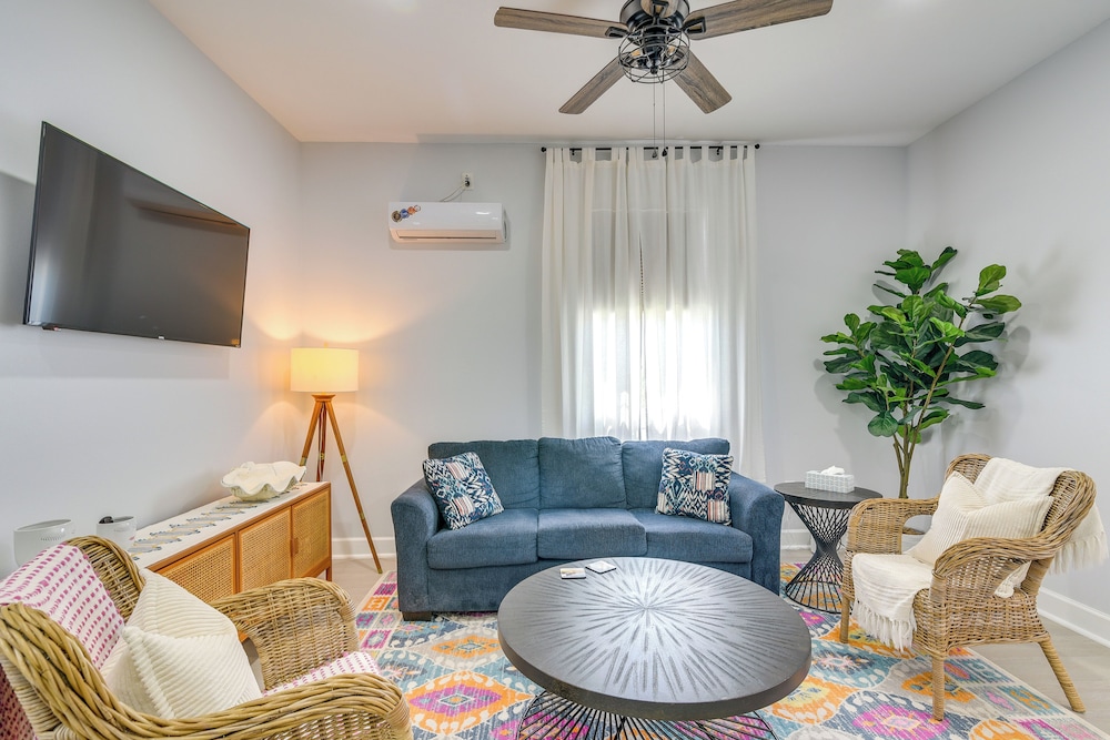 Walk to The Strand: Home in Historic Galveston