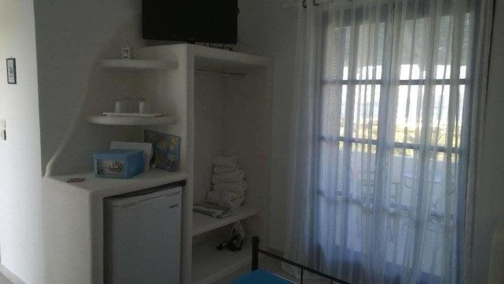 Kapetan Giannis en Milos — hotel room