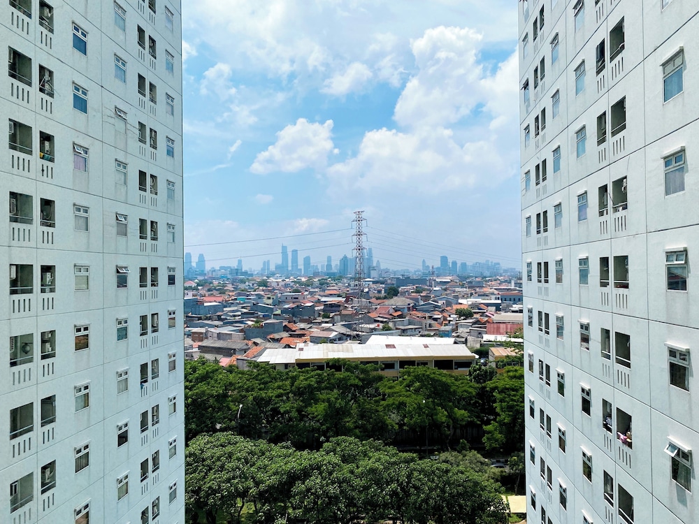Great Choice And Comfortable 2Br At Green Pramuka City Apartment