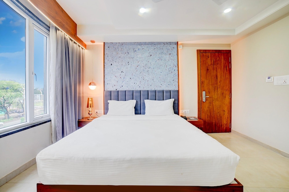 Luxirious Stays at Palette Patel Nagar