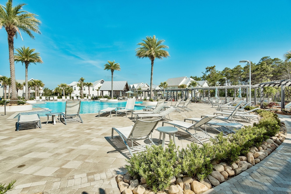 Prominence on 30A by Panhandle Getaways