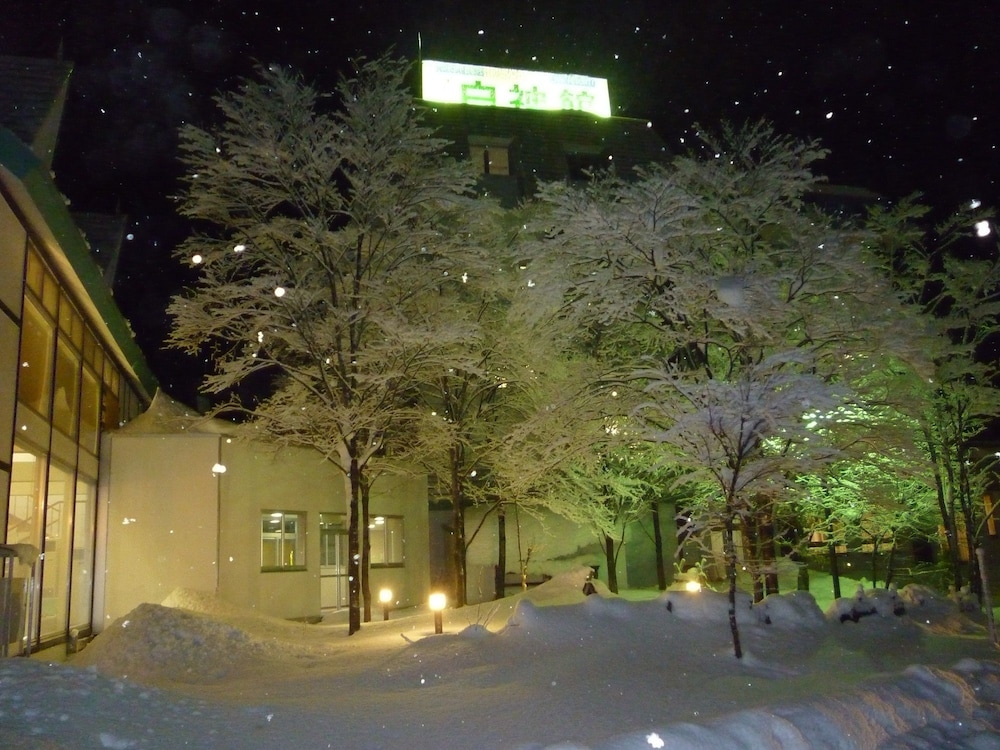 Bunano Sato Shirakamikan
