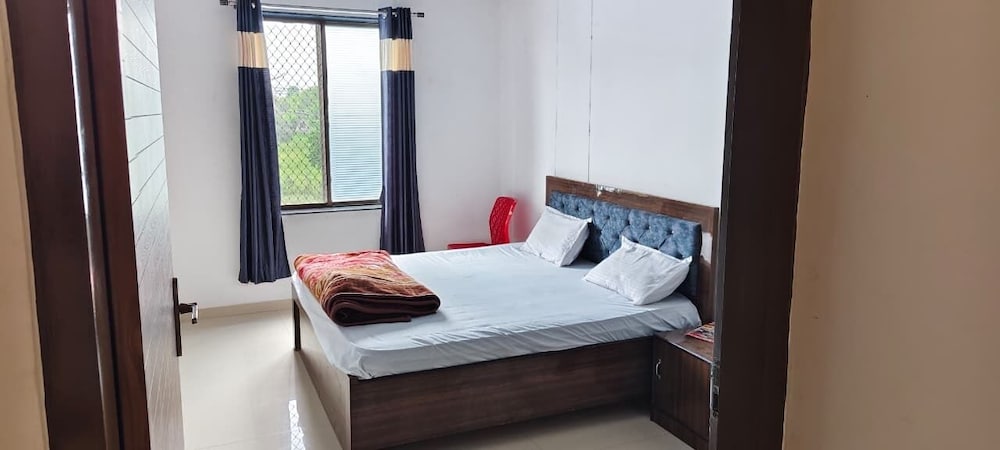 Kanak Hotel & Restaurant