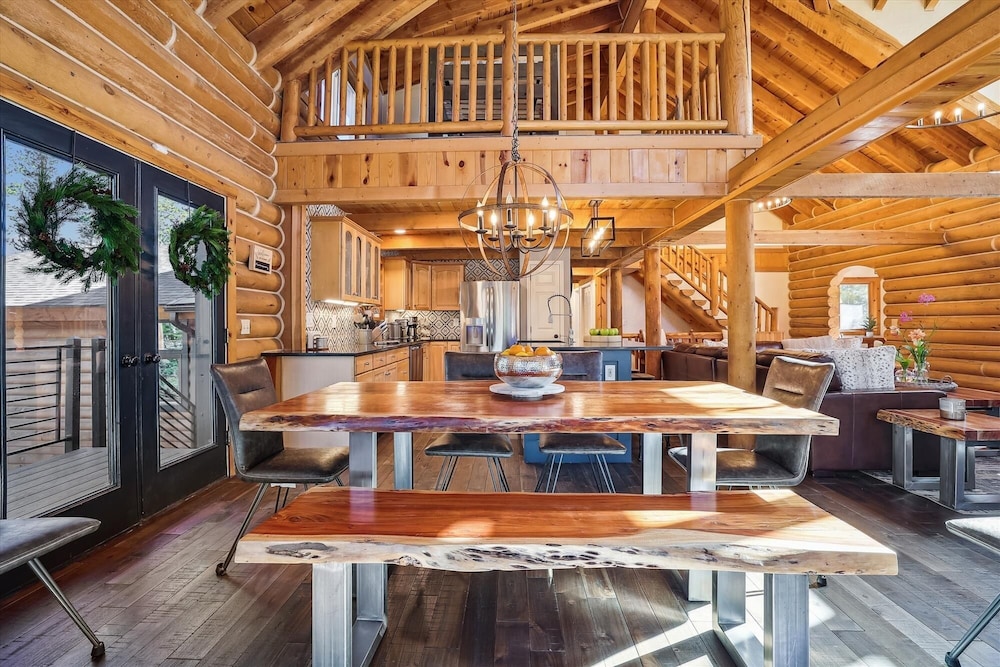 American Way Chalet 5 Bedroom Home