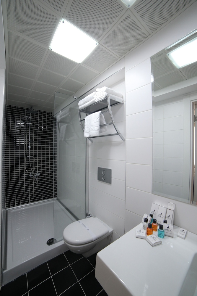 Yürüyüş Yapılan Otel - Image 18