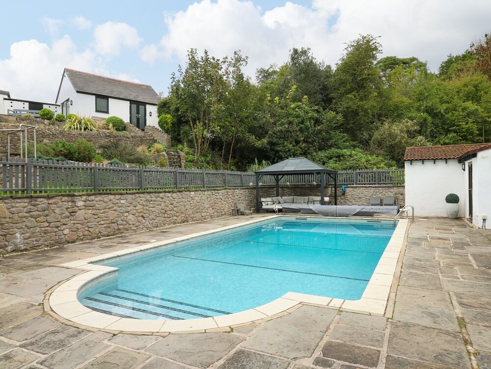 Glamorgan House