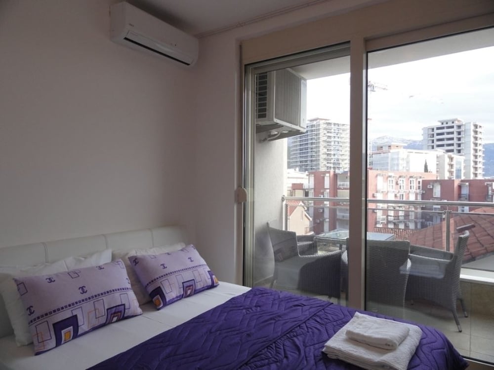 Center Apartment C 25 view 2