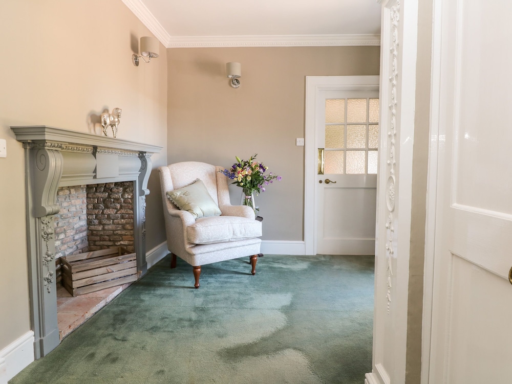 Culdrose Manor