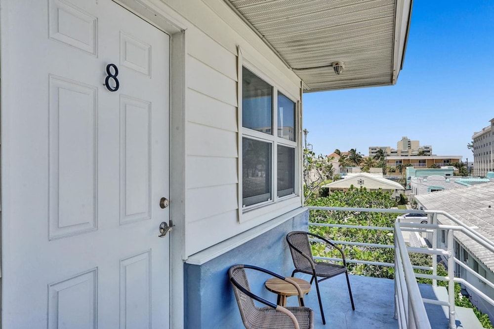 Marine Villas 8 in Hollywood