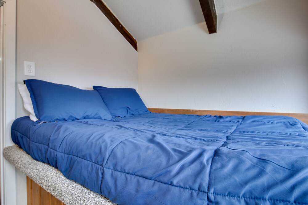 Iron River Retreat w/ Sauna: Walk to Ski Brule!