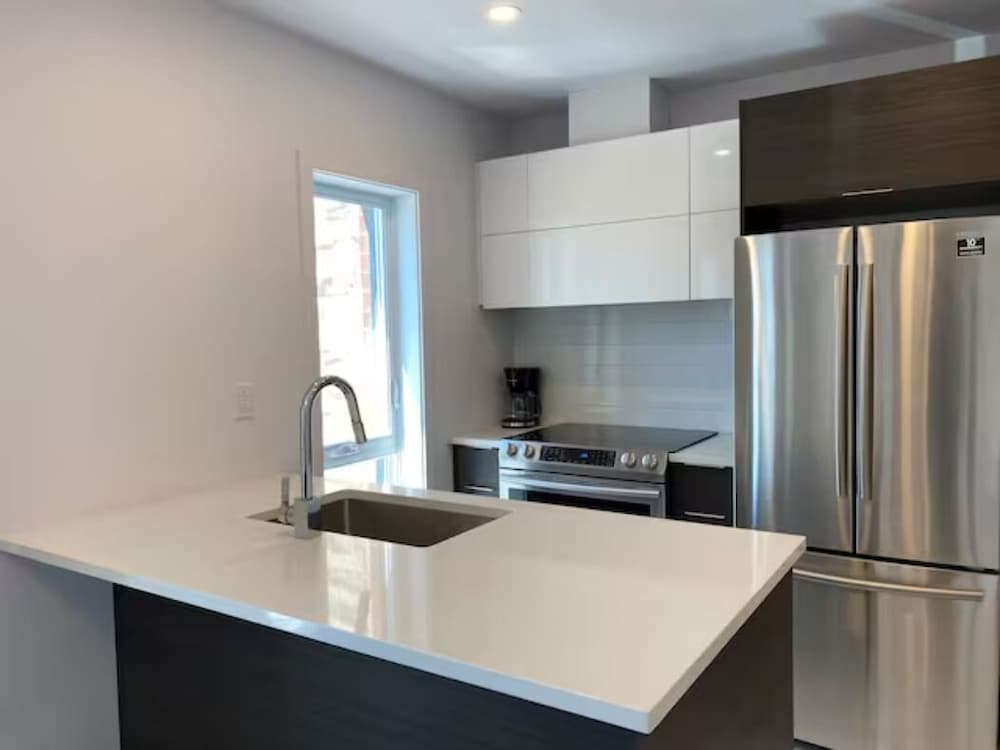2001 Av. Beaconsfield
