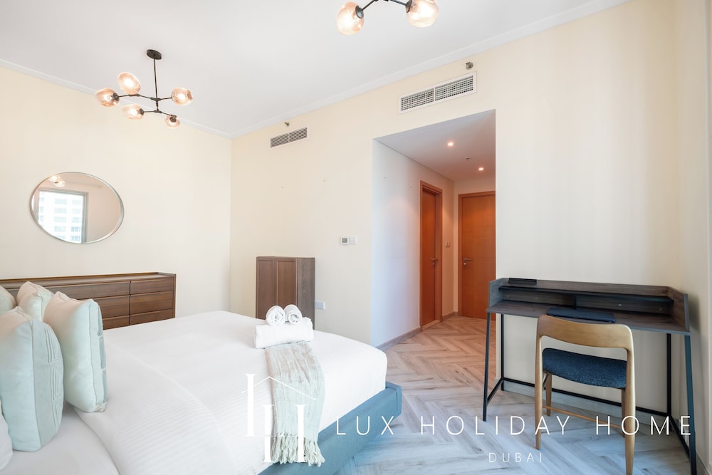 LUX The Shemara Marina View Suite