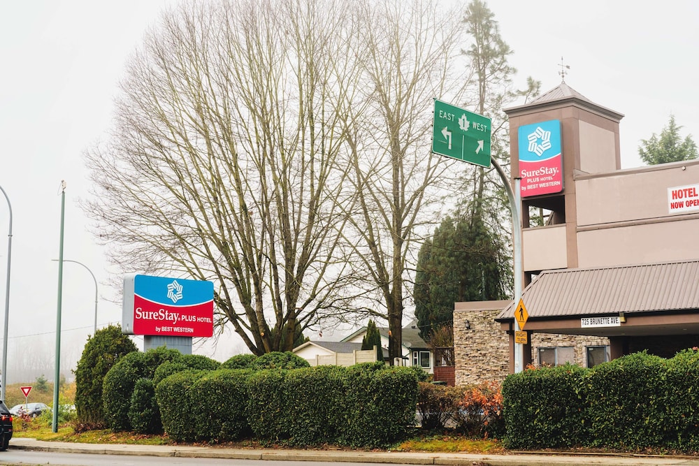Hotel SureStay Plus by Best Western Coquitlam