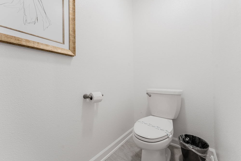 Dream 5Bd Storeylake Close to Disney