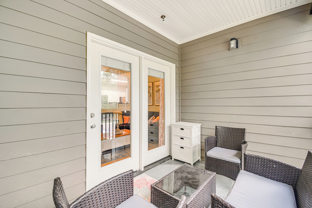 Snowbirds Welcome: Foley Condo w/ Pool Access view 5