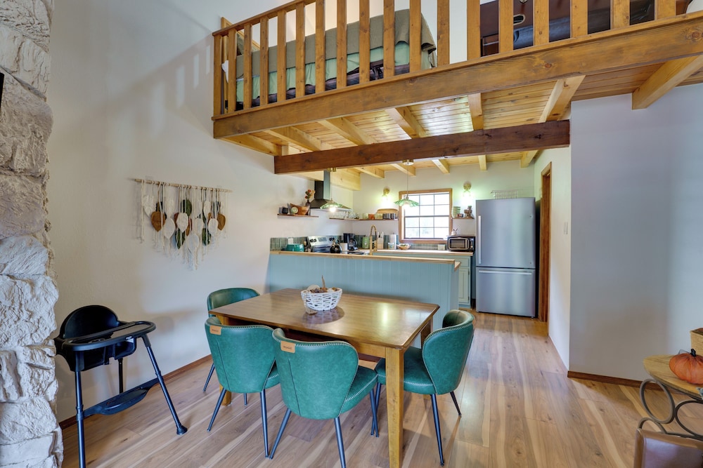 Red River Home w/ Ski Slope, Mtn & River Views!