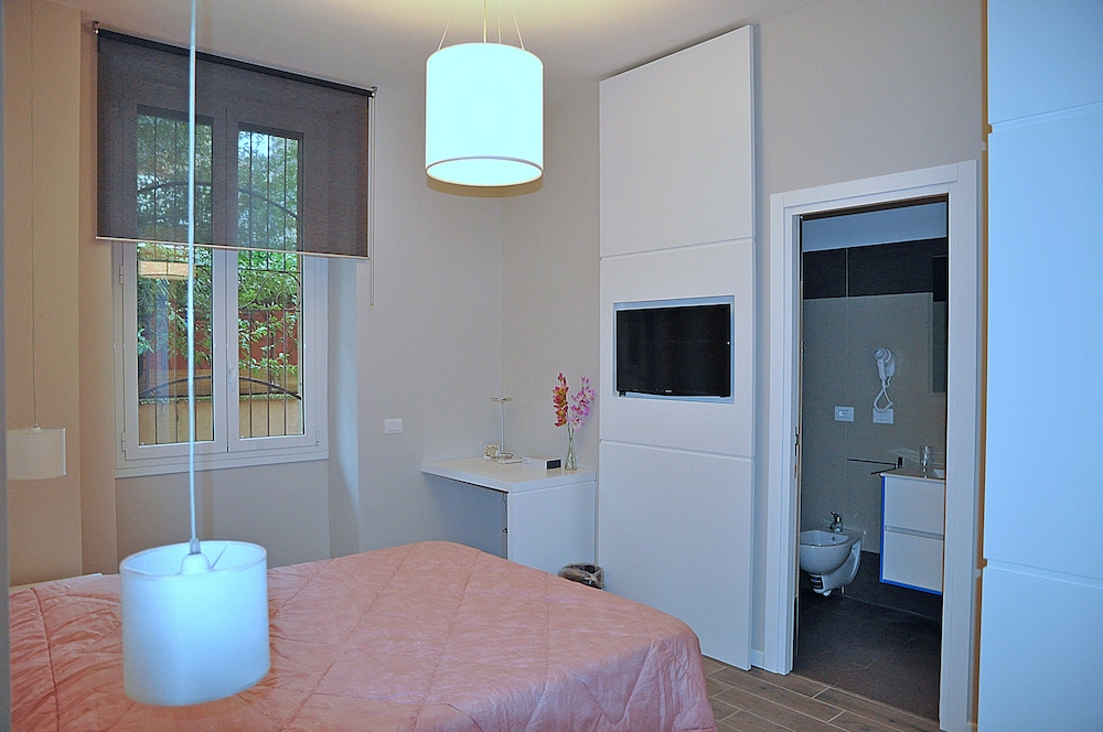 Hotel Dea Roma Inn - Image 1