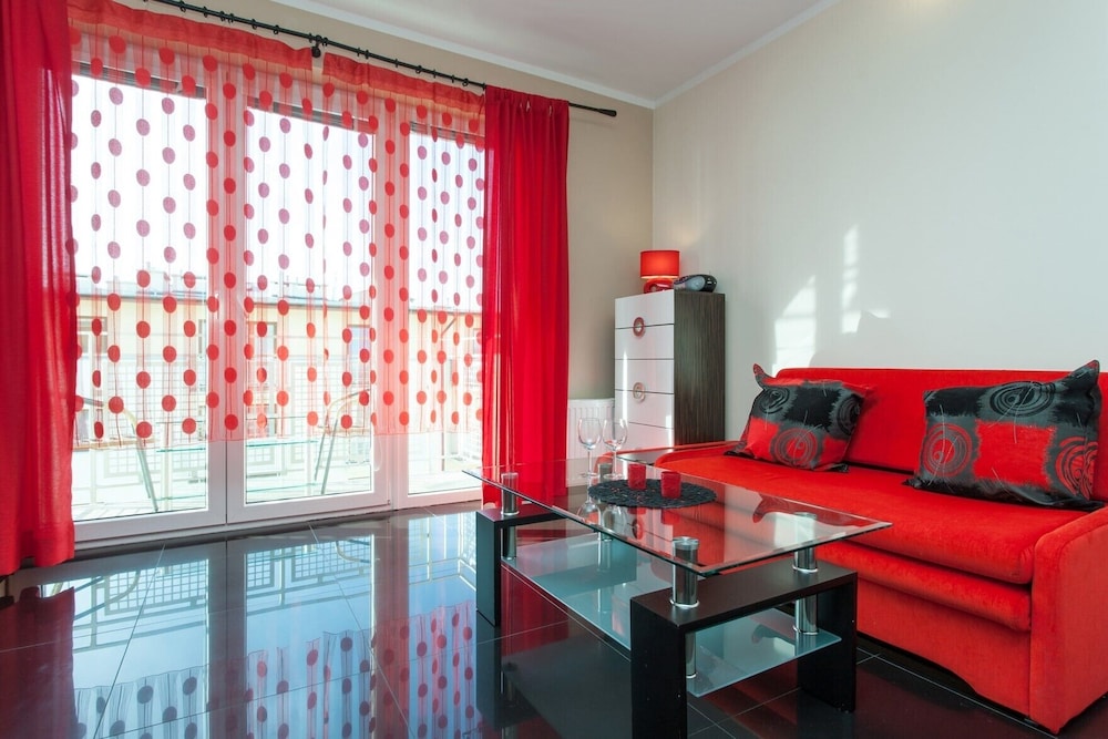 Apartments Chelmonskiego 11 by Renters view 3
