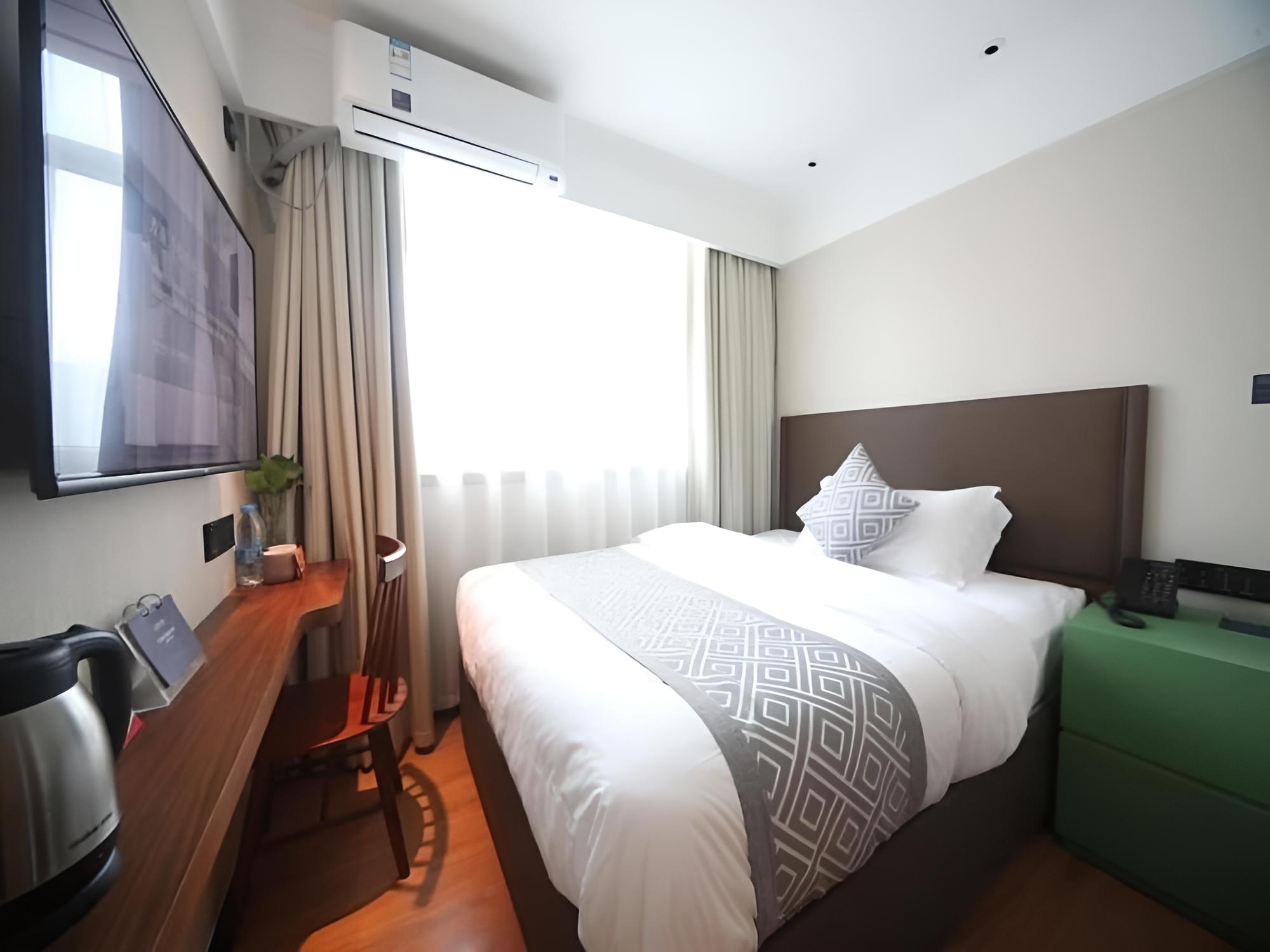 GEM Hotel Wuning Road Zhenping Road Metro Station