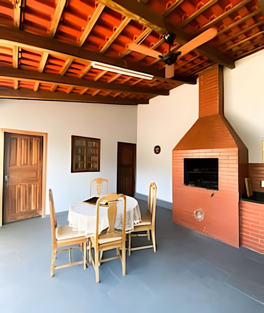 Casa 3 suites 1 quarto piscina AC 10 Hos