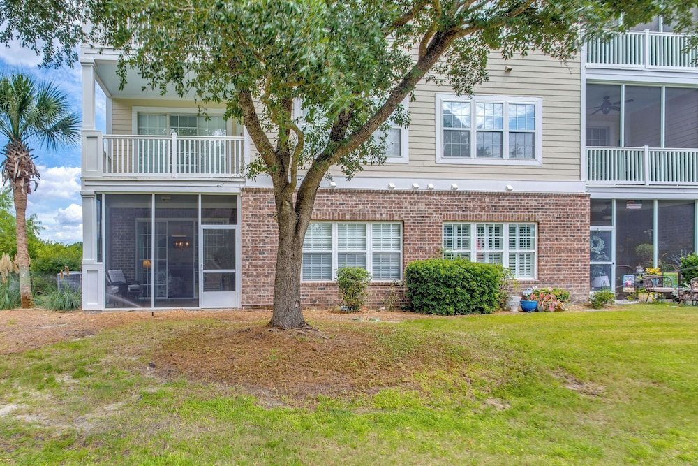 Condo w/ Golf Course View in Barefoot Resort!