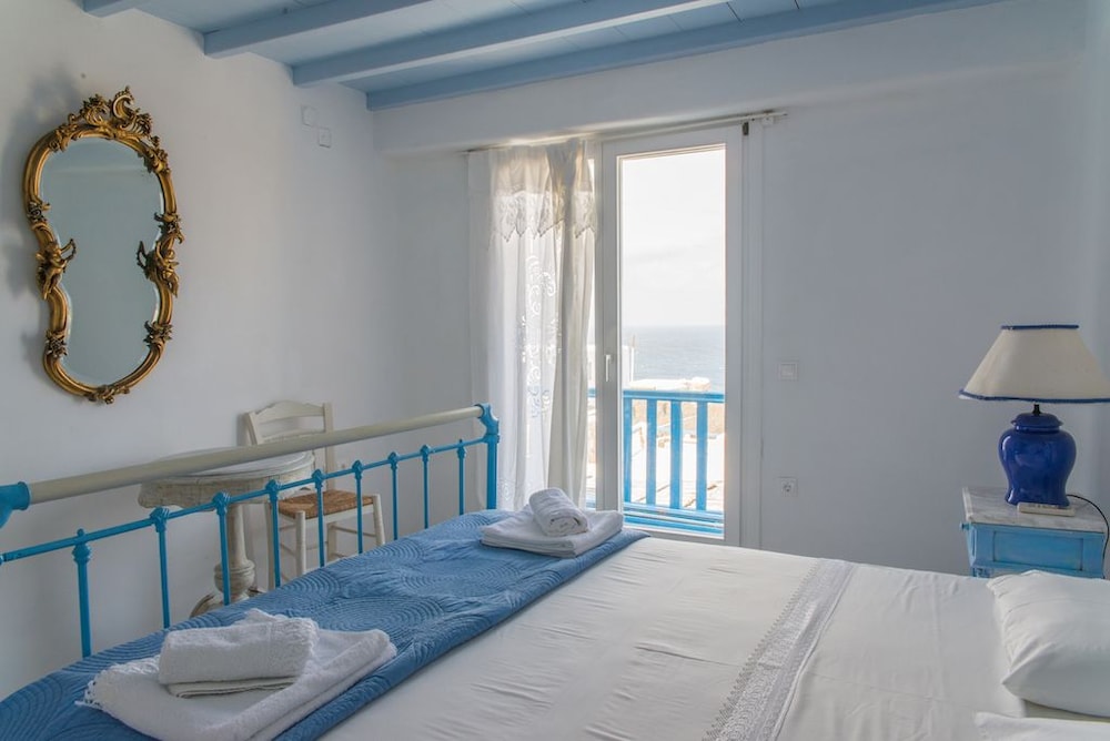 Villa Adonis