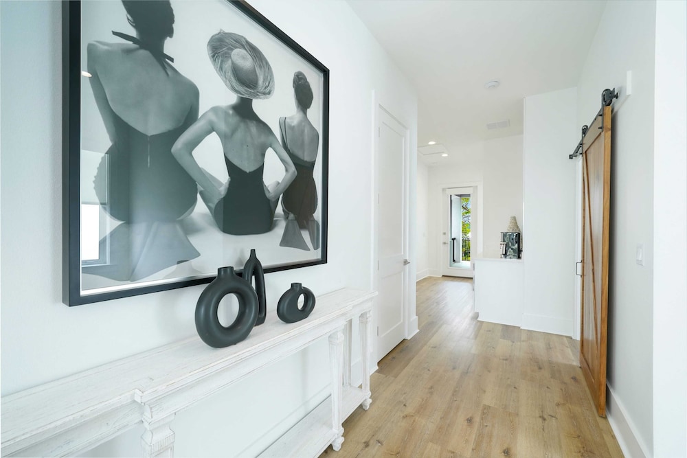Sleeps 39 2 Luxe Homes w/ Free Golf Cart, Private Pool+spa 3 Blocks to Beach