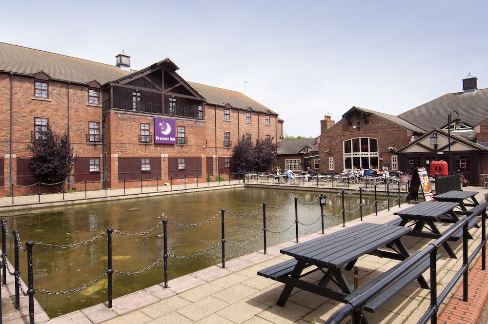 Premier Inn Milton Keynes Sw - Furzton Lake, photo 15