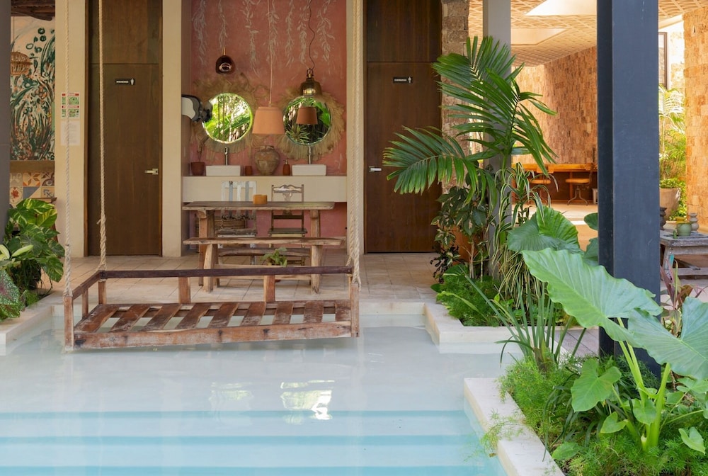Stylish 3BR Apartment Insta-worthy Pool Best Wifi 10 min Bike Ride to the Beach view 5