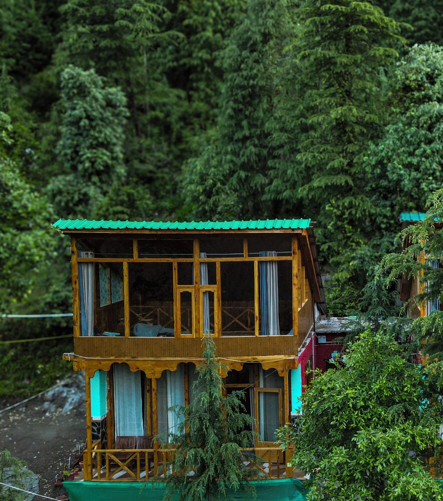 WOW Treehouse & Cottages
