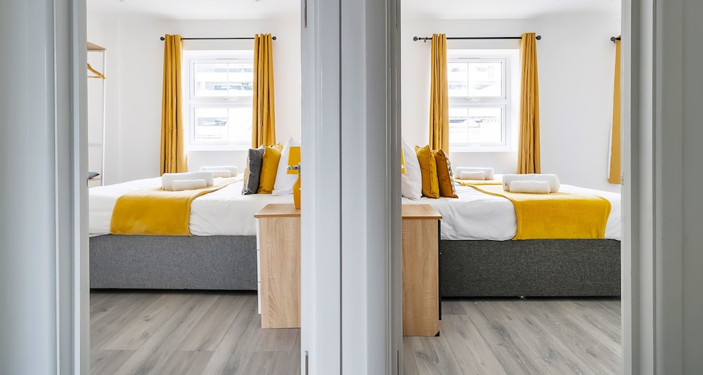 Modern Town Center Apartments Aldershot