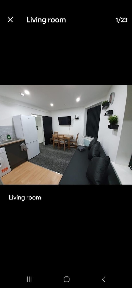 3 Bedrooms Apartments Near Town Center
