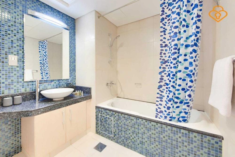 Building No. 2 Shoreline  Palm Jumeirah - Apartment 405