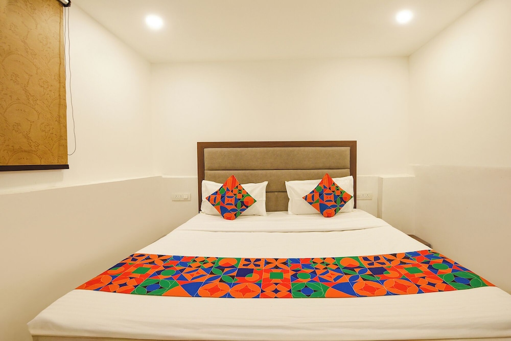 Fabhotel South Paradise