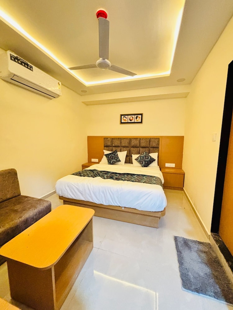 Hotel Sun Icon