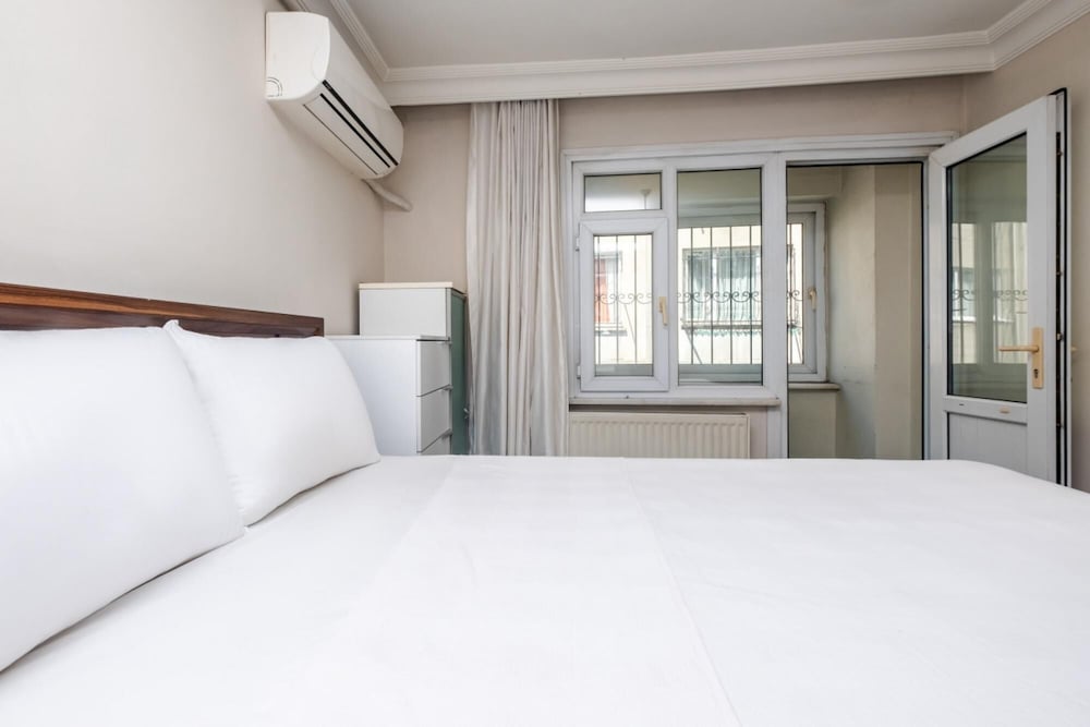 Eclectic Apartment Near Popular Attractions in Beyoglu