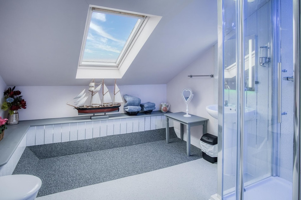 The Penthouse - 1 Bedroom Penthouse - Milford Haven