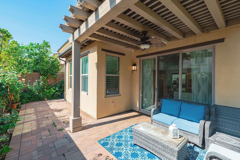 Stylish 3BR Irvine Oasis Family Friendly w Garage