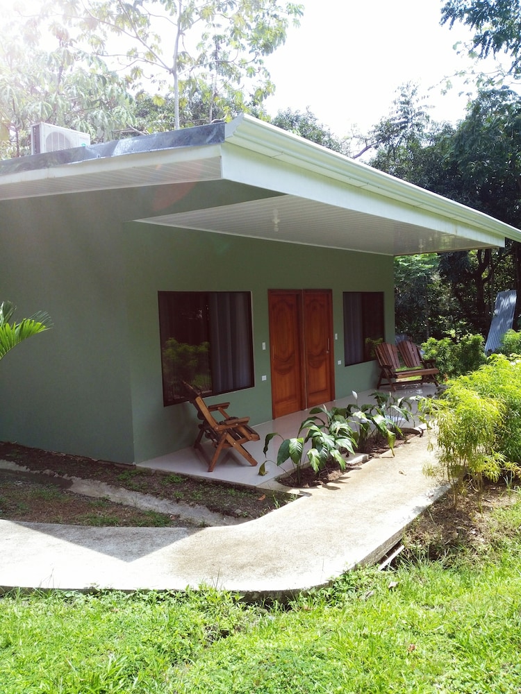 Manuel Antonio Hostel Resort