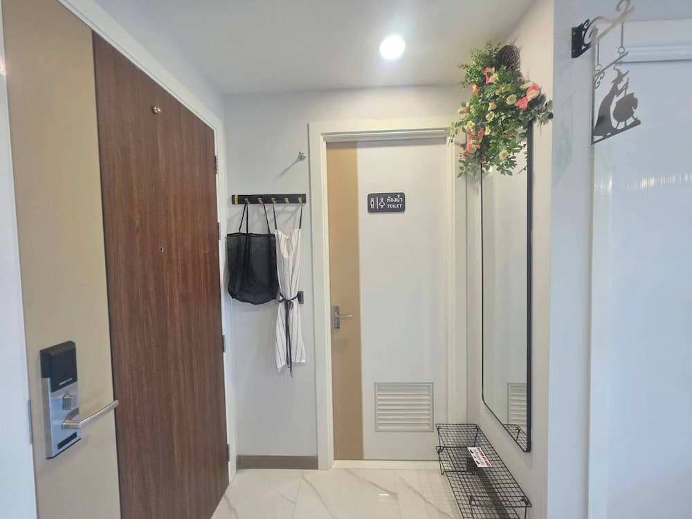 Room-a305 - 1 Bdr Condo With Sea View, A