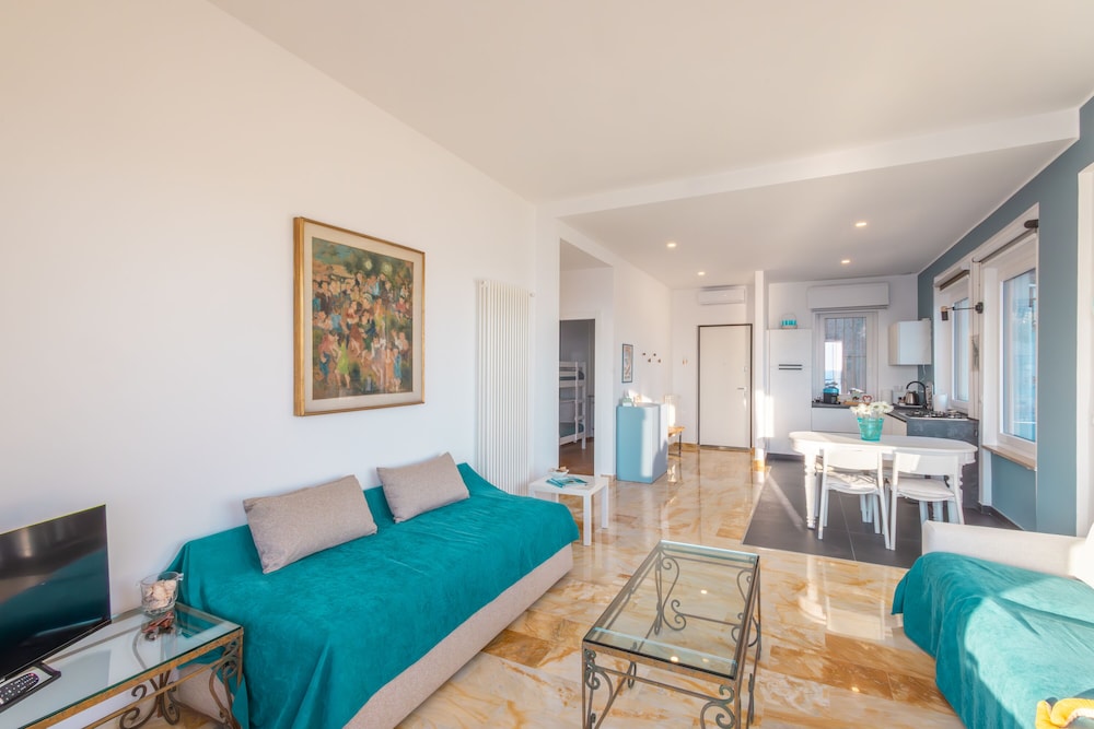 Sky & Sea Apartment by Wonderful Italy