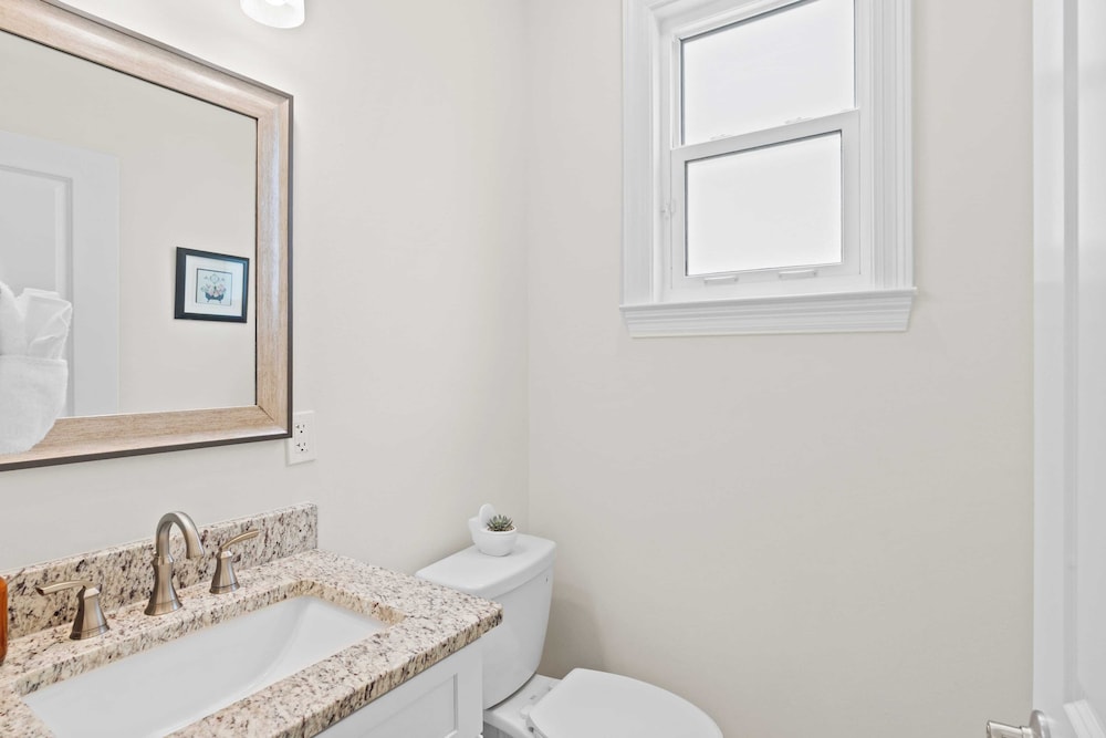 Family-friendly, Close to Beach & Game Room Windswept by Avantstay