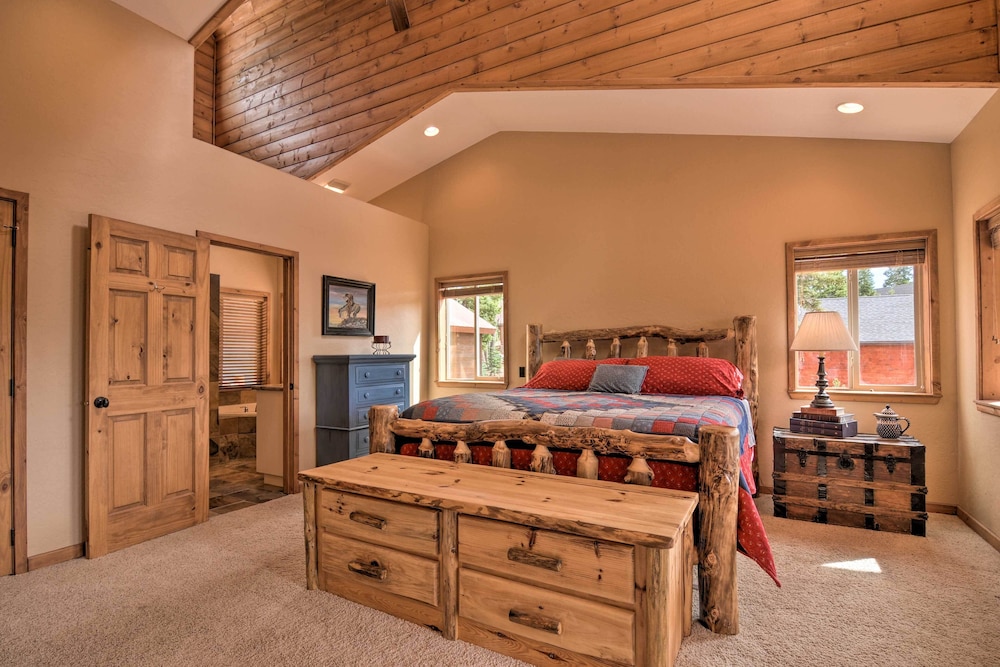 Duck Creek Village Chalet w/ Fire Pit & Decks view 3