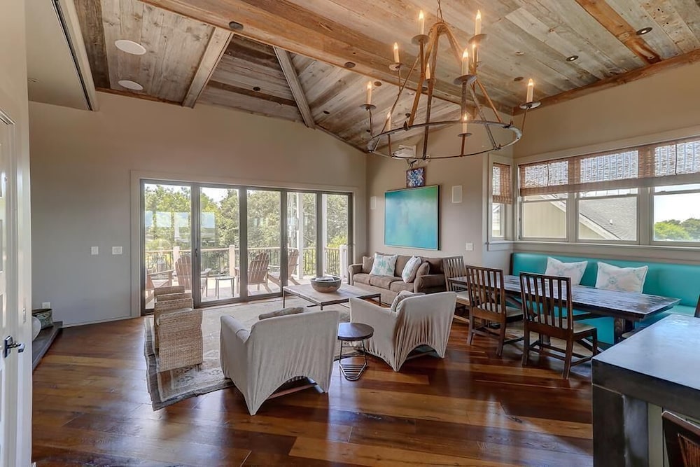 305 Carolina Boulevard view 4
