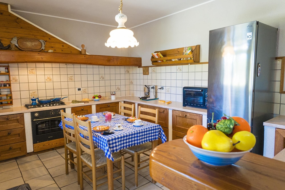 Villa El Capitano With Garden and Pool