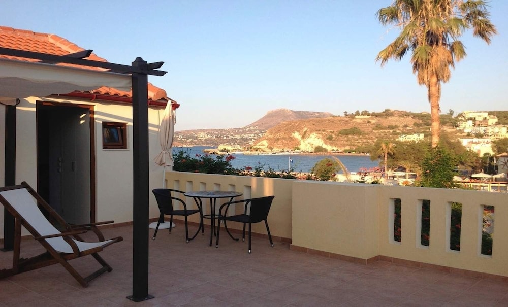 Asterias Studios Apartments