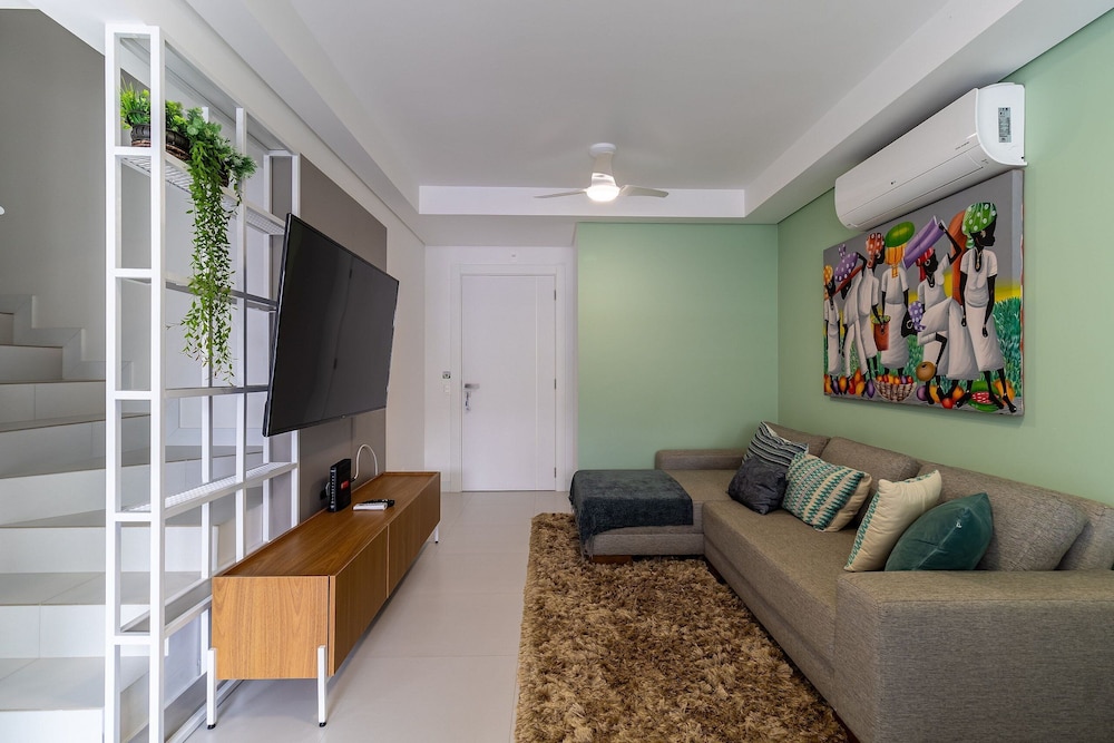 Modern duplex w/jacuzzi 240m beach JRR410
