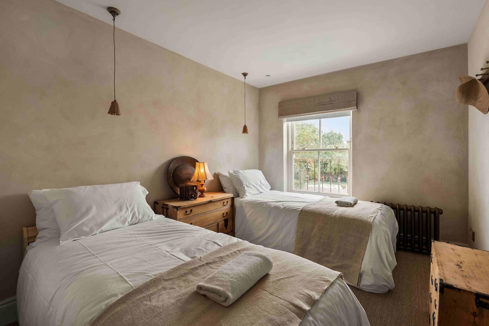 Chantry House With Free Parking By My Getaways