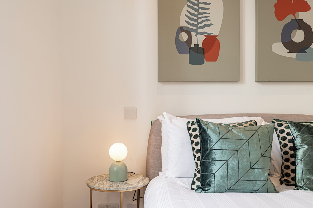 JOIVY Stylish 1 bed flats in Soho